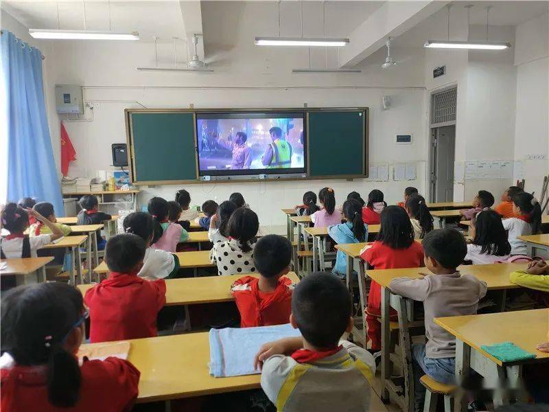 丘北县小学最新动态报道